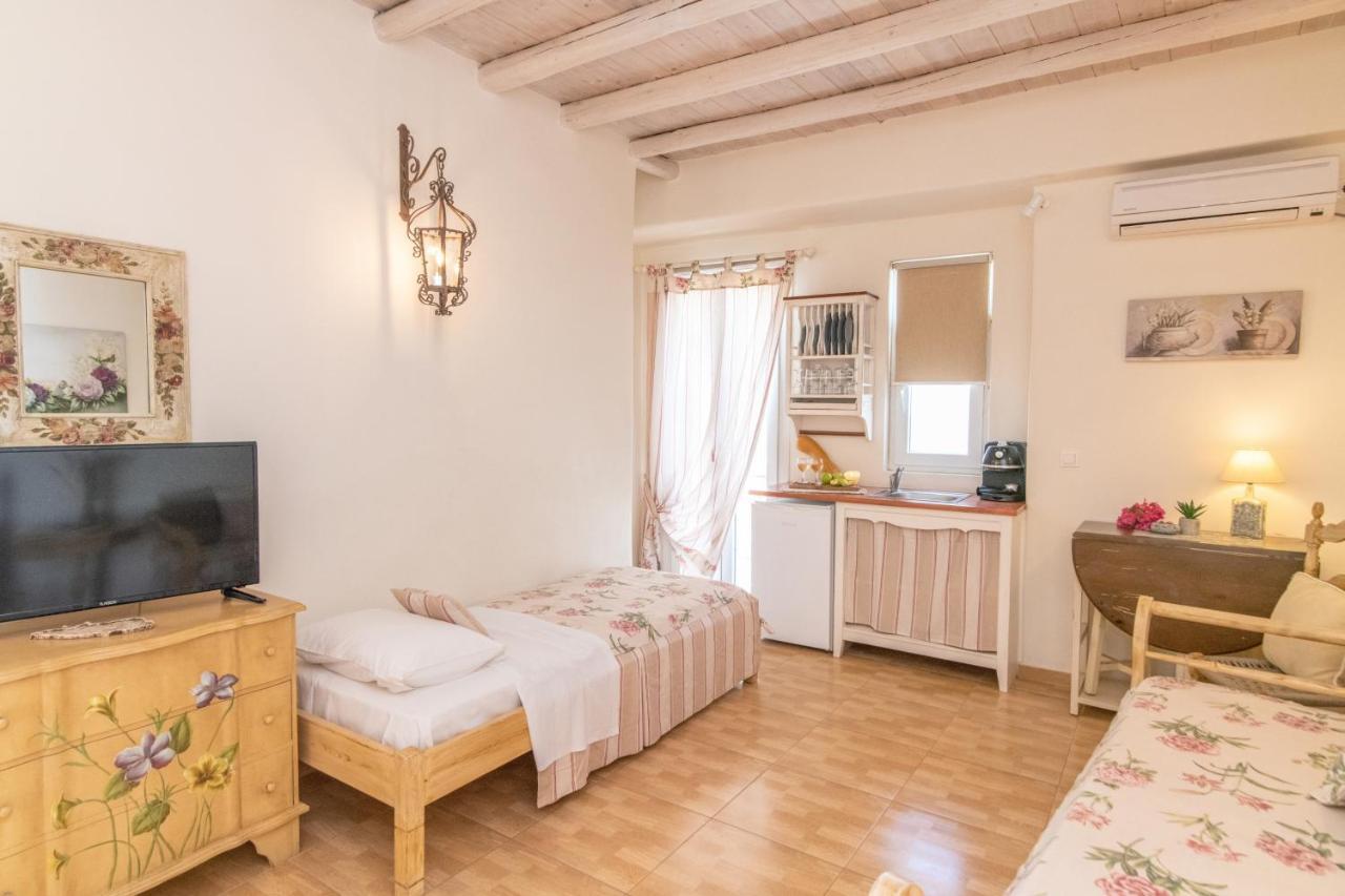 Madalena'S Family Rooms Τήνος Εξωτερικό φωτογραφία